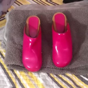 Hot pink patent leather  clogs